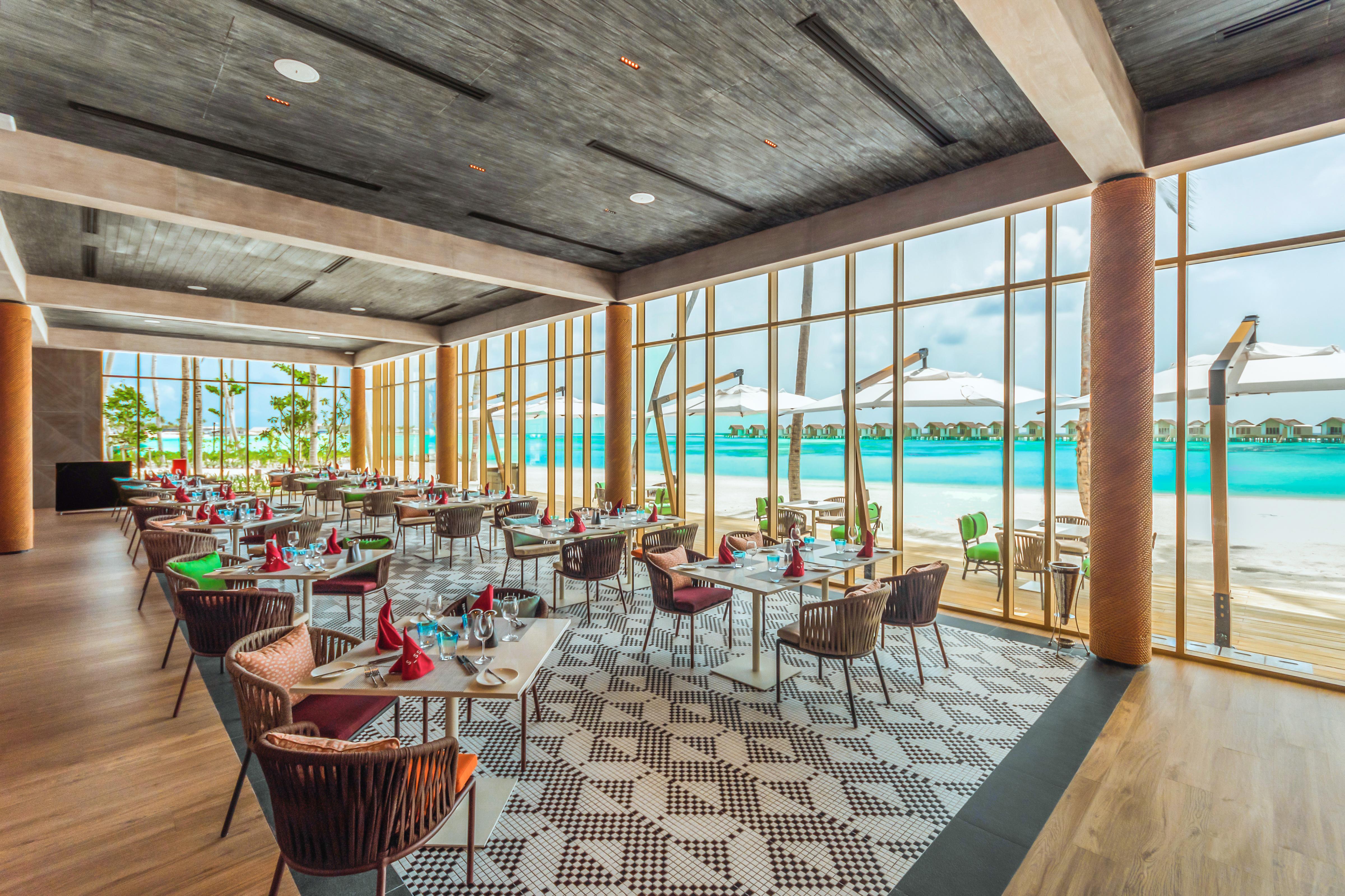 Hard Rock Hotel Maldives Emboodhoo Lagoon Exterior foto The restaurant at the resort