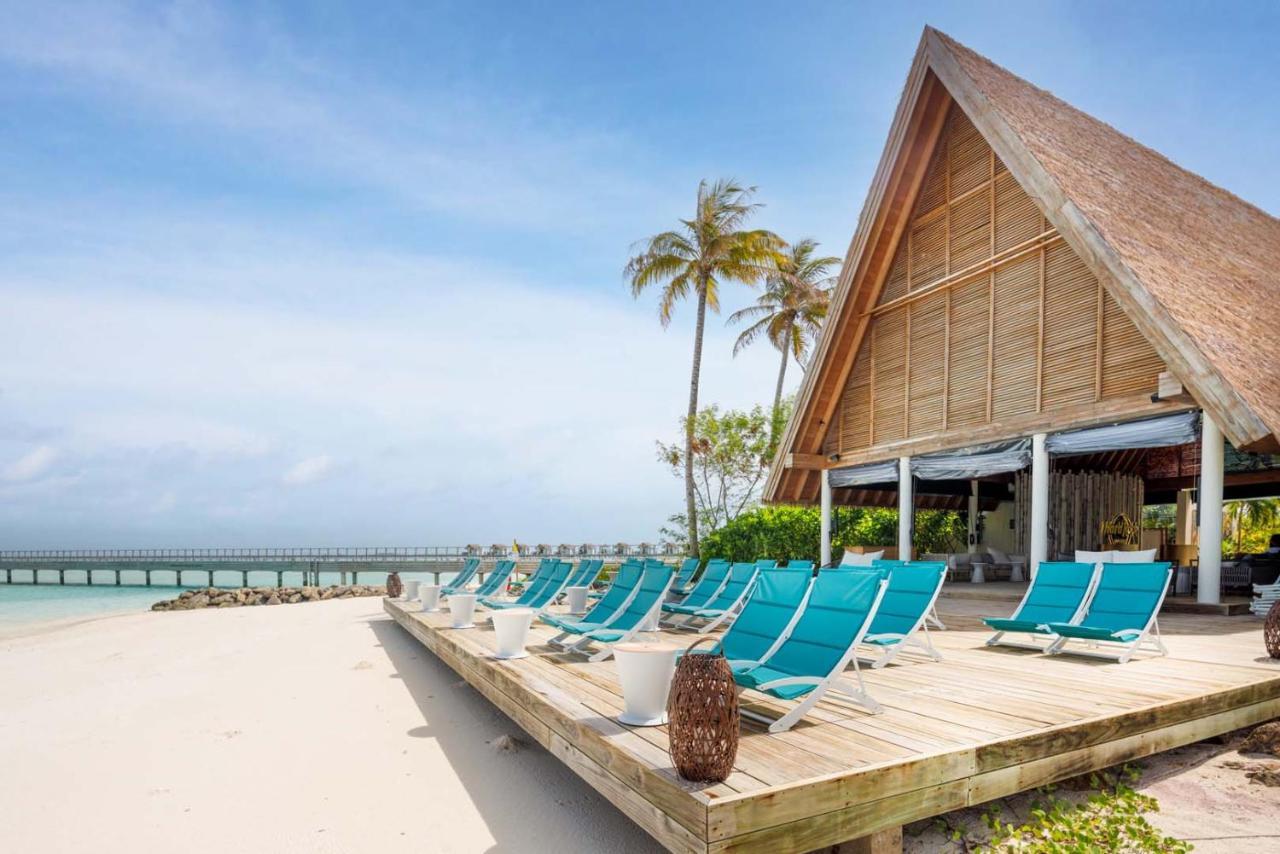 Hard Rock Hotel Maldives Emboodhoo Lagoon Exterior foto The beach at the resort